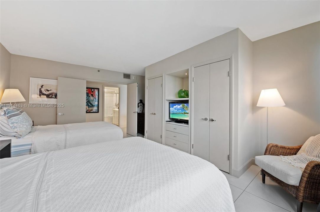 出租: $10,000 (2 贝兹, 2 浴室, 2060 平方英尺)