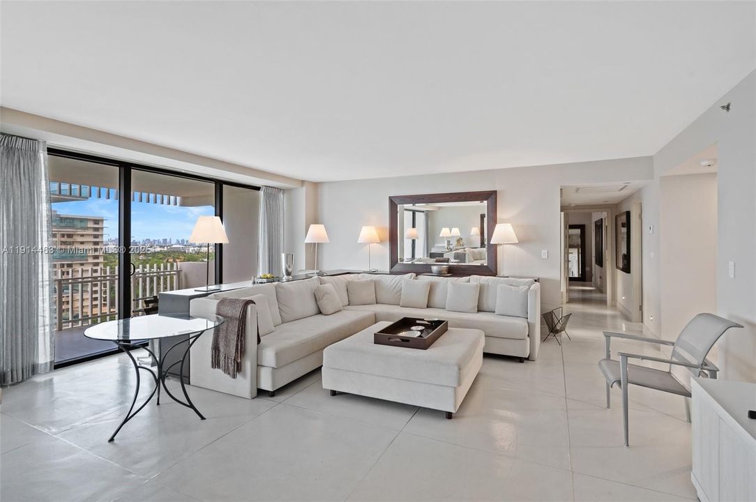 出租: $10,000 (2 贝兹, 2 浴室, 2060 平方英尺)