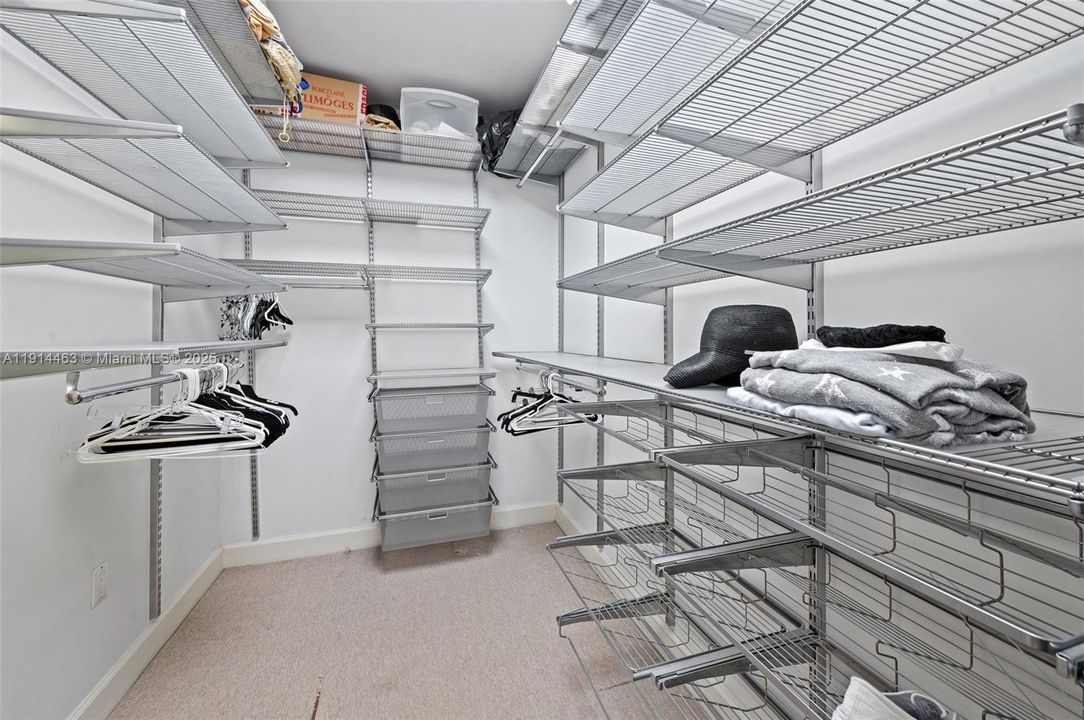 出租: $10,000 (2 贝兹, 2 浴室, 2060 平方英尺)