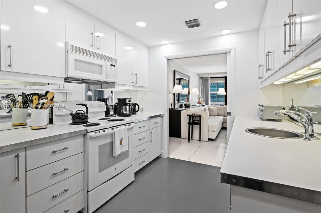 出租: $10,000 (2 贝兹, 2 浴室, 2060 平方英尺)