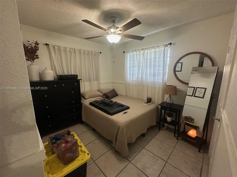 Active With Contract: $395,000 (3 beds, 1 baths, 920 Square Feet)