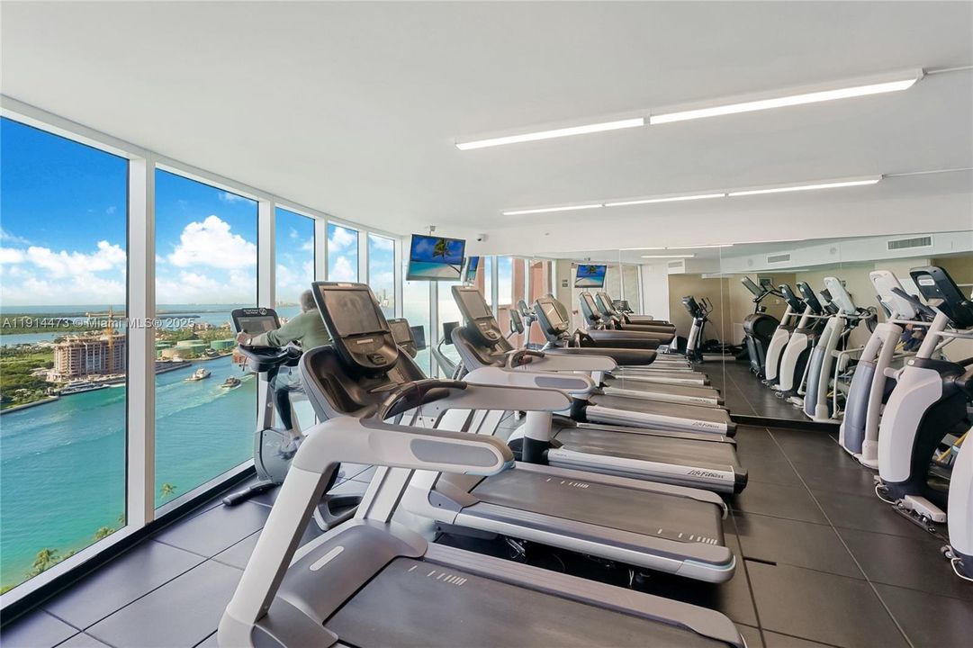 В аренду: $11,900 (3 спален, 2 ванн, 2340 Квадратных фут)