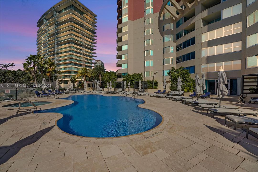 В аренду: $11,900 (3 спален, 2 ванн, 2340 Квадратных фут)