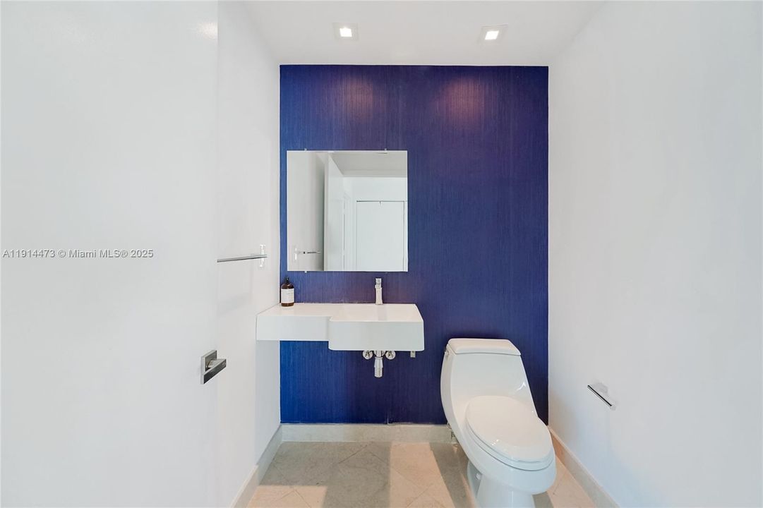 В аренду: $11,900 (3 спален, 2 ванн, 2340 Квадратных фут)