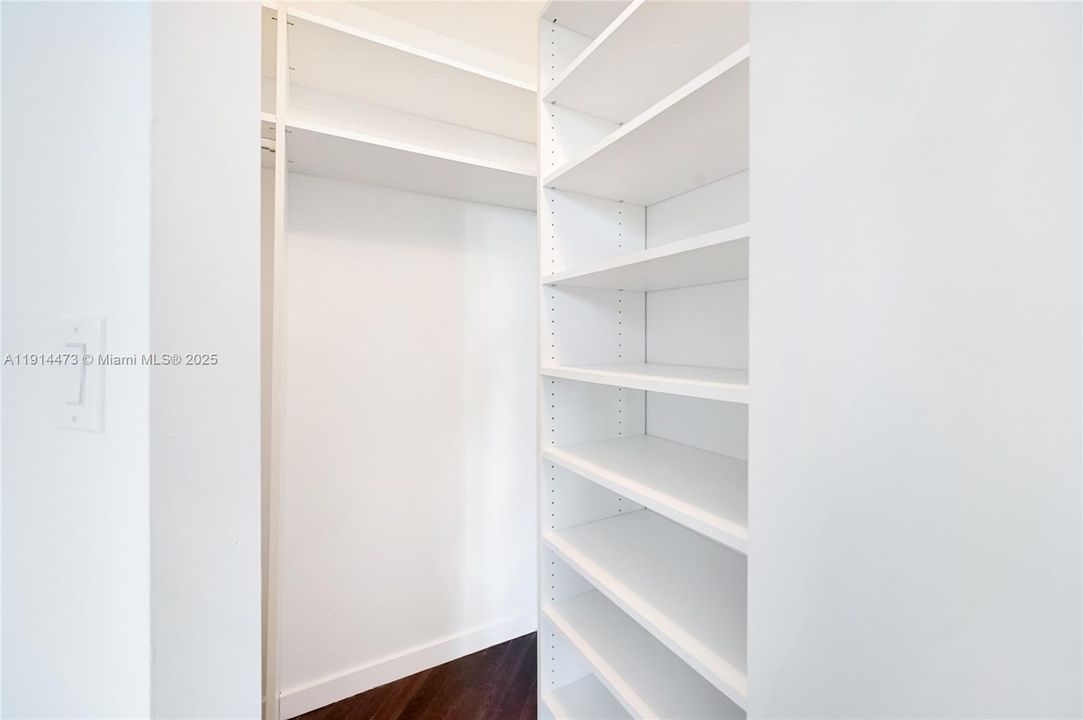 В аренду: $11,900 (3 спален, 2 ванн, 2340 Квадратных фут)