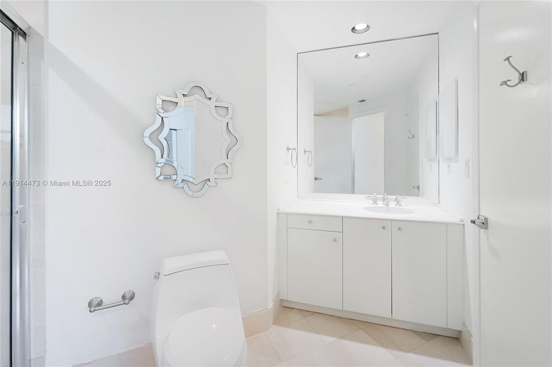 В аренду: $11,900 (3 спален, 2 ванн, 2340 Квадратных фут)