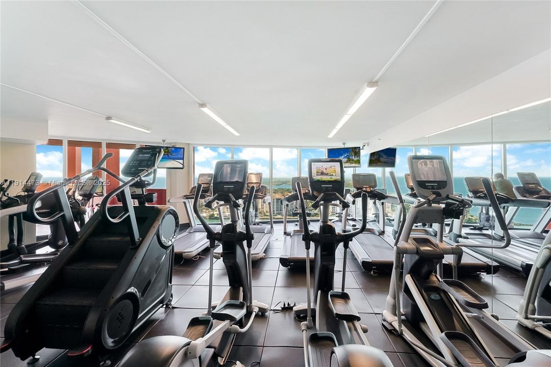 В аренду: $11,900 (3 спален, 2 ванн, 2340 Квадратных фут)