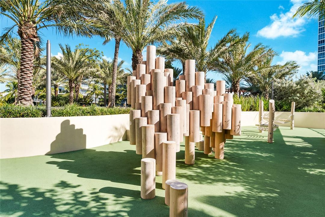 В аренду: $11,900 (3 спален, 2 ванн, 2340 Квадратных фут)