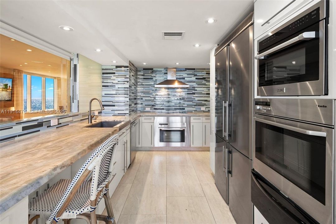 待售: $4,289,000 (3 贝兹, 4 浴室, 2399 平方英尺)