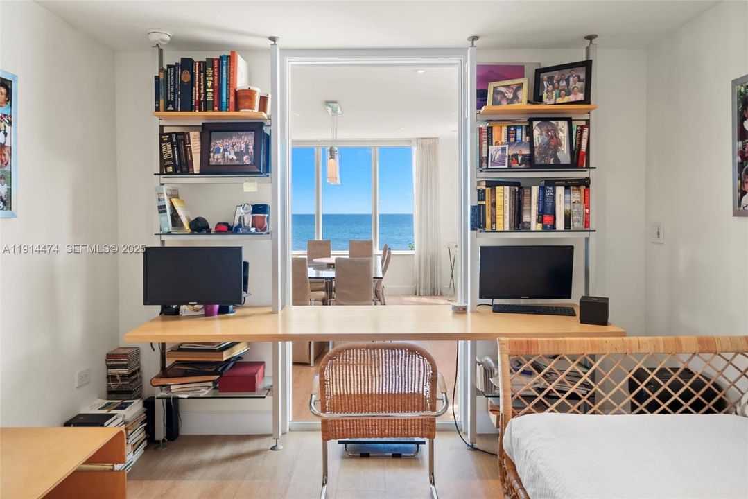 En-Suite BR or office w full bath