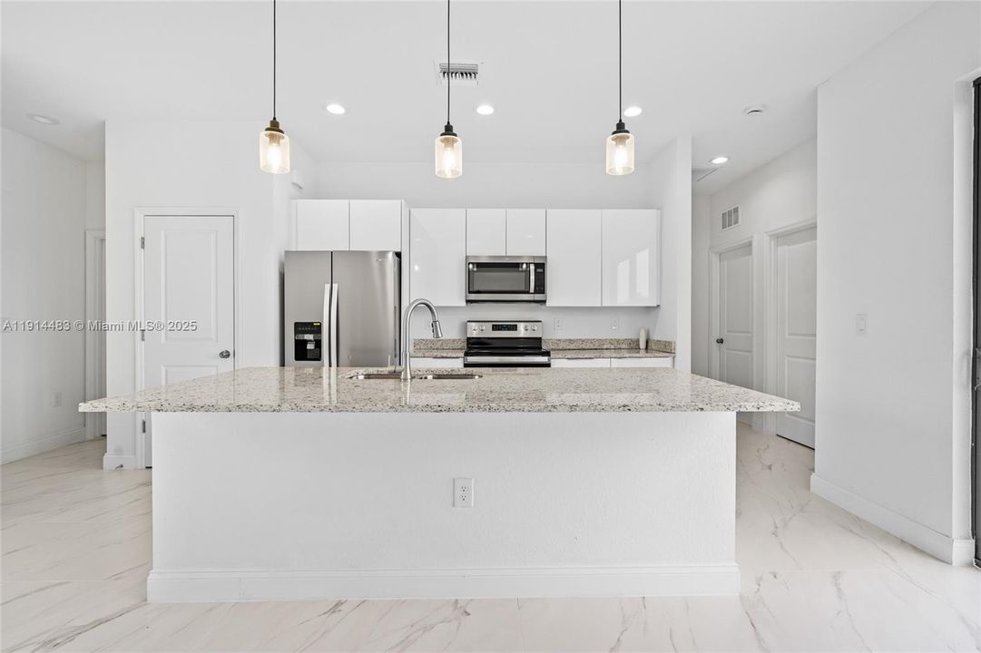 For Rent: $2,250 (3 beds, 2 baths, 0 Square Feet)