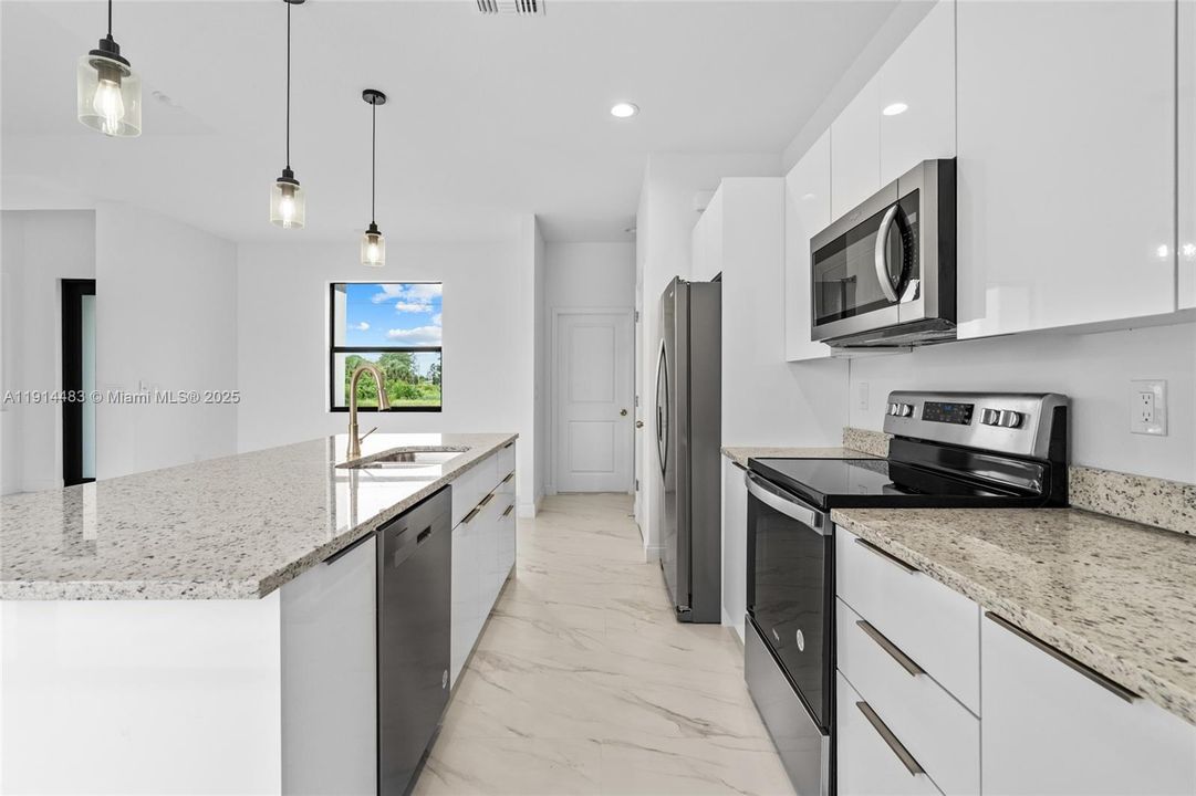 For Rent: $2,250 (3 beds, 2 baths, 0 Square Feet)