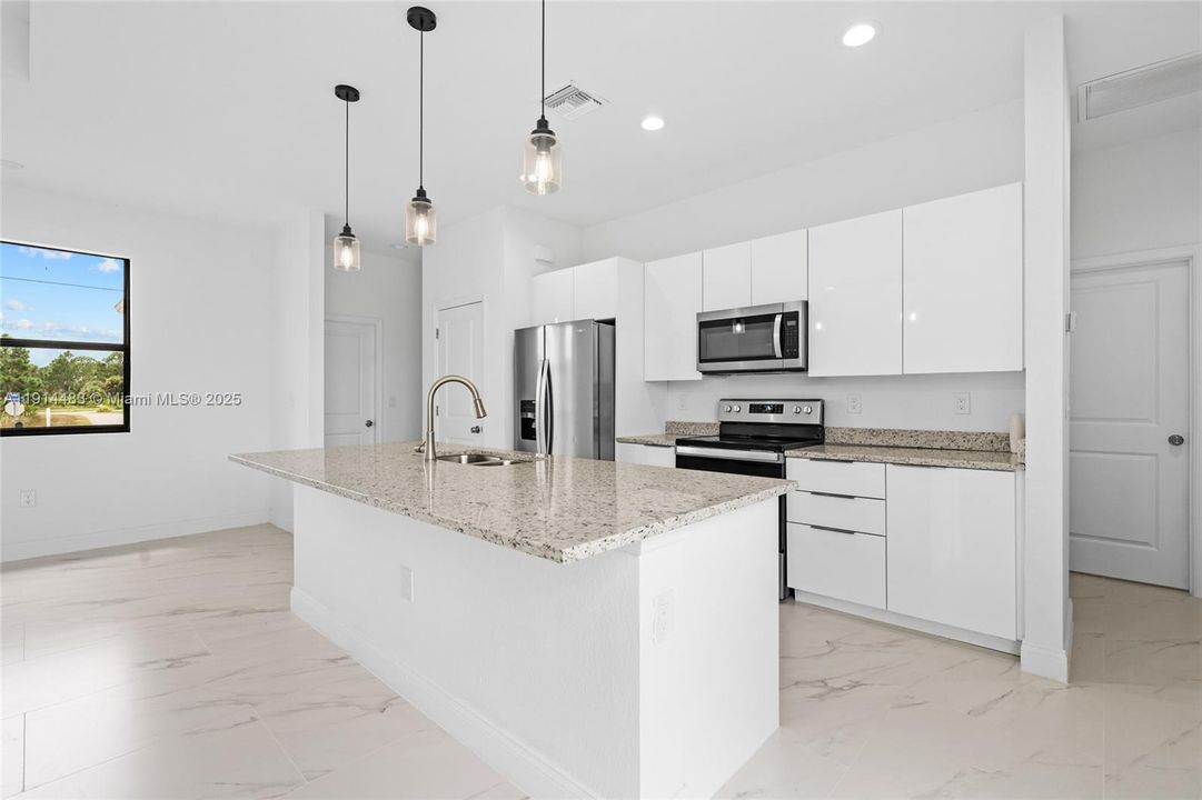 For Rent: $2,250 (3 beds, 2 baths, 0 Square Feet)