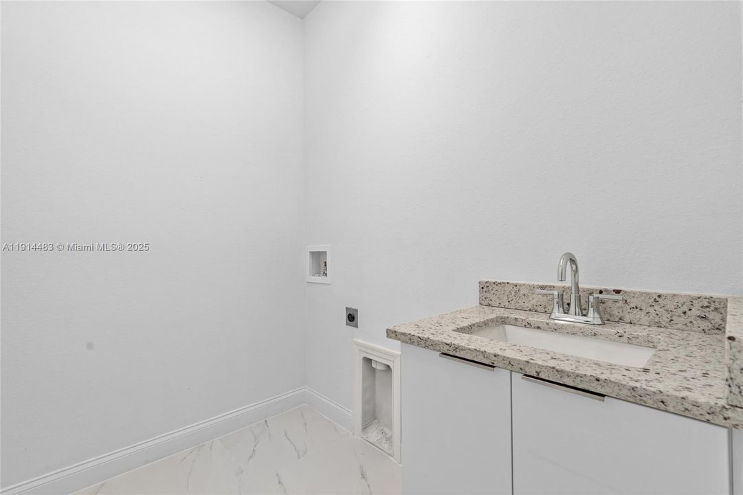 For Rent: $2,250 (3 beds, 2 baths, 0 Square Feet)