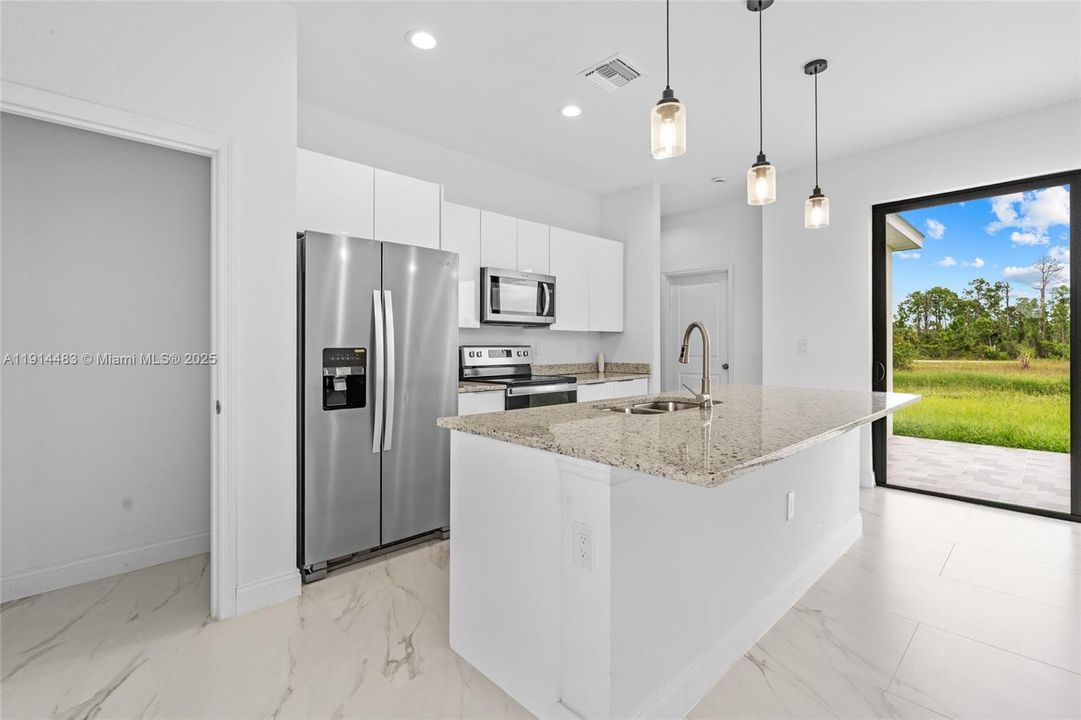 For Rent: $2,250 (3 beds, 2 baths, 0 Square Feet)