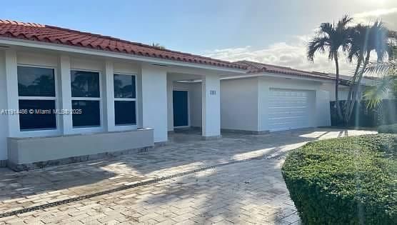 For Rent: $4,400 (4 beds, 2 baths, 2079 Square Feet)