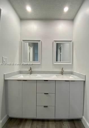 For Rent: $4,400 (4 beds, 2 baths, 2079 Square Feet)