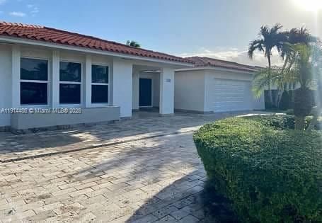 For Rent: $4,400 (4 beds, 2 baths, 2079 Square Feet)