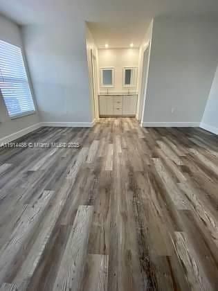 For Rent: $4,400 (4 beds, 2 baths, 2079 Square Feet)