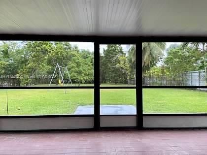 For Rent: $4,400 (4 beds, 2 baths, 2079 Square Feet)