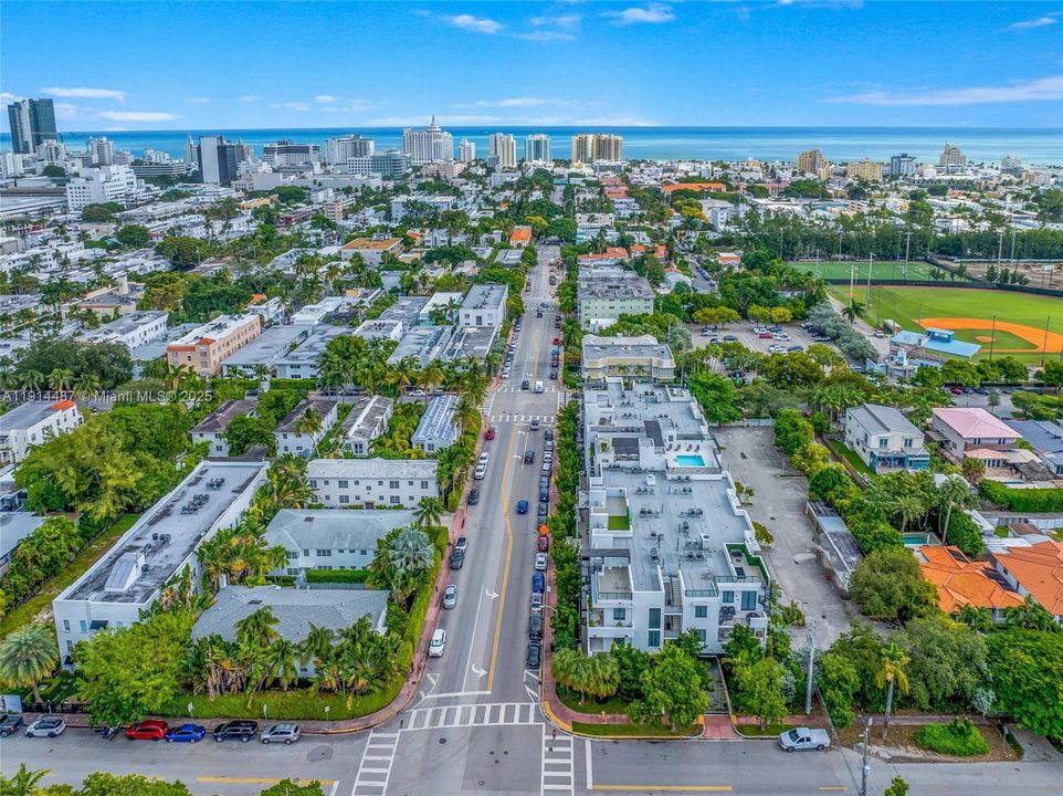 For Sale: $654,900 (1 beds, 1 baths, 738 Square Feet)