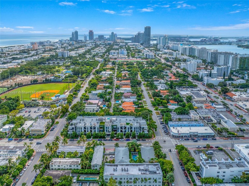 For Sale: $654,900 (1 beds, 1 baths, 738 Square Feet)