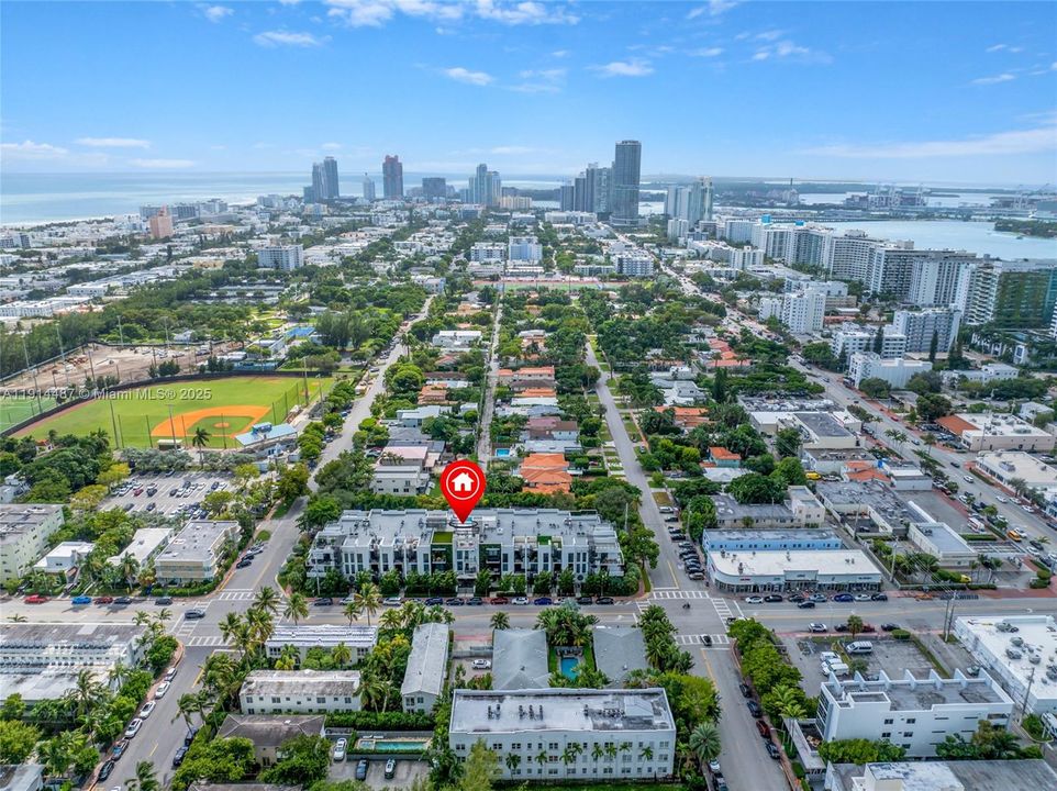 For Sale: $654,900 (1 beds, 1 baths, 738 Square Feet)