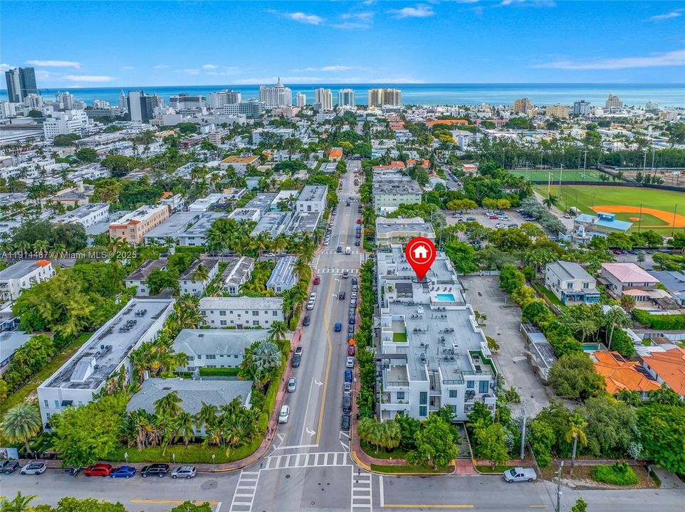 For Sale: $654,900 (1 beds, 1 baths, 738 Square Feet)