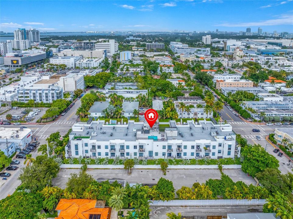 For Sale: $654,900 (1 beds, 1 baths, 738 Square Feet)