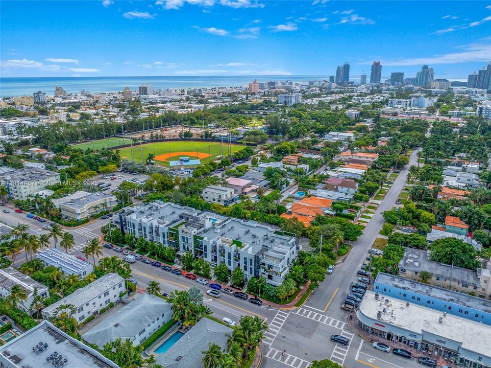 For Sale: $654,900 (1 beds, 1 baths, 738 Square Feet)