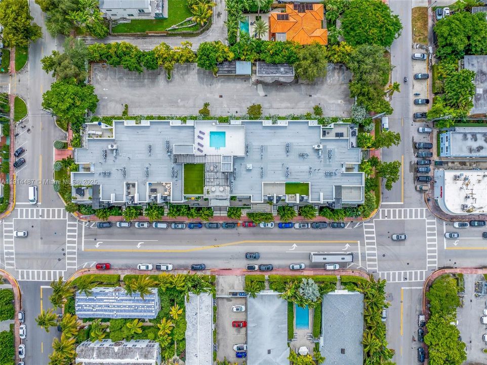 For Sale: $654,900 (1 beds, 1 baths, 738 Square Feet)