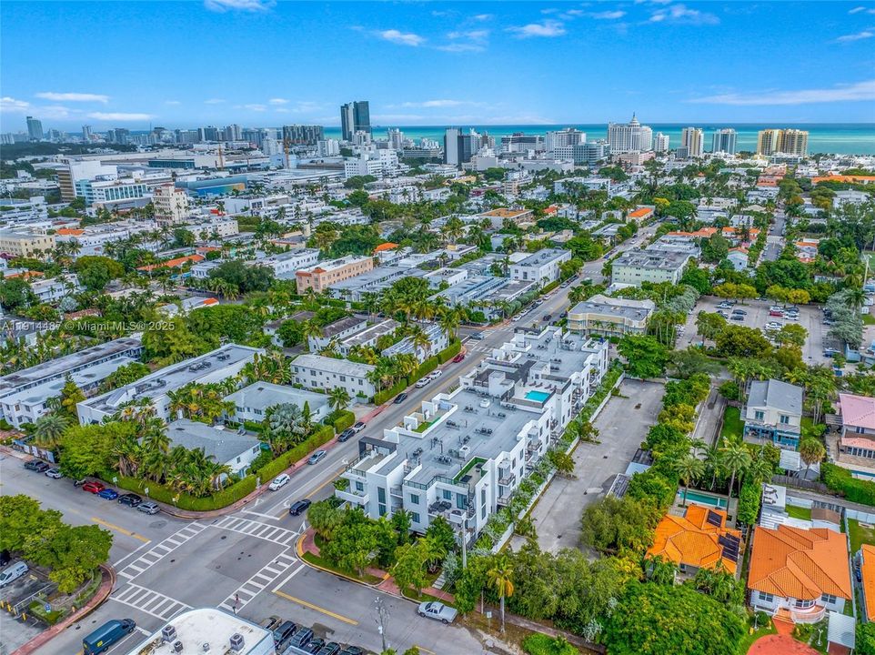 For Sale: $654,900 (1 beds, 1 baths, 738 Square Feet)