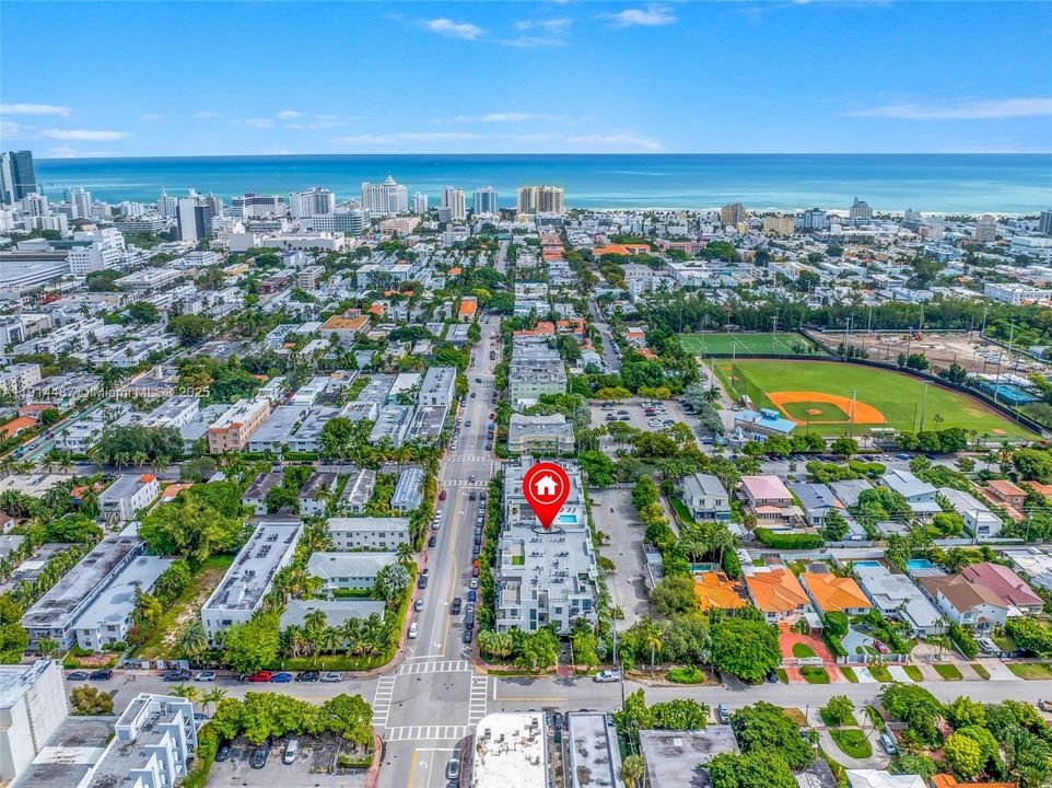 For Sale: $654,900 (1 beds, 1 baths, 738 Square Feet)