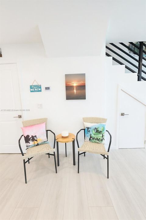 На продажу: $950,000 (3 спален, 2 ванн, 1650 Квадратных фут)