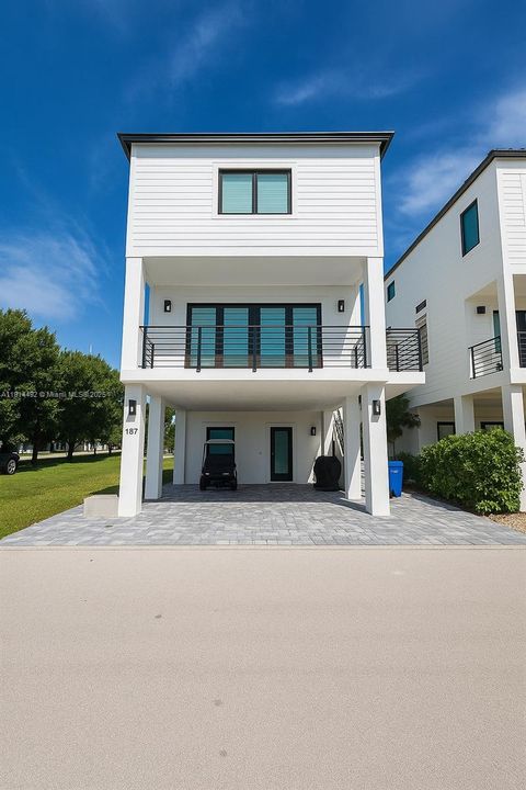 На продажу: $950,000 (3 спален, 2 ванн, 1650 Квадратных фут)