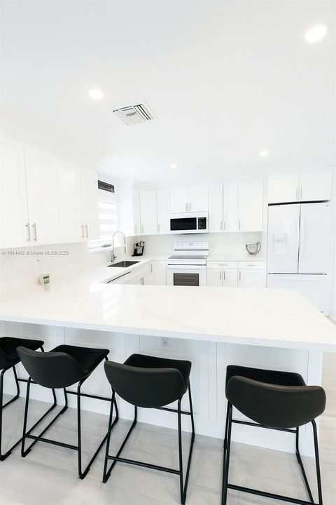 На продажу: $950,000 (3 спален, 2 ванн, 1650 Квадратных фут)