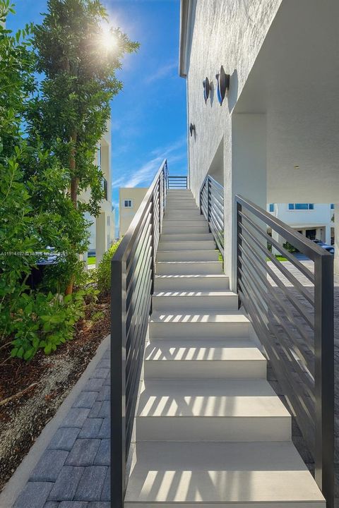 На продажу: $950,000 (3 спален, 2 ванн, 1650 Квадратных фут)