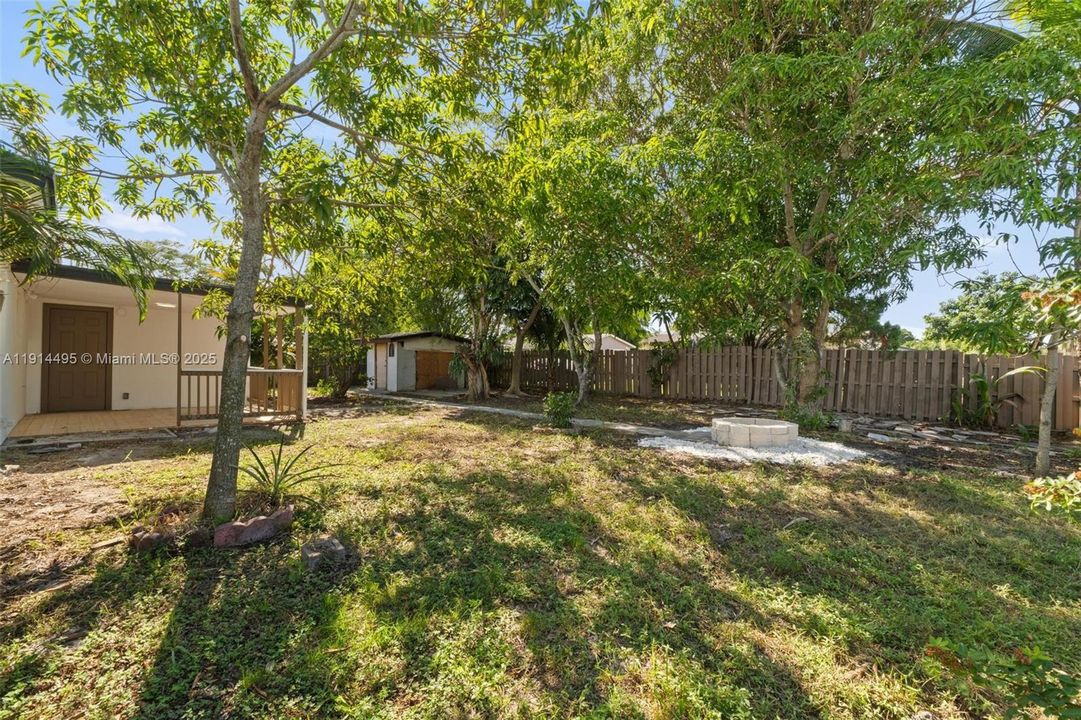 En Venta: $499,999 (4 camas, 3 baños, 1254 Pies cuadrados)