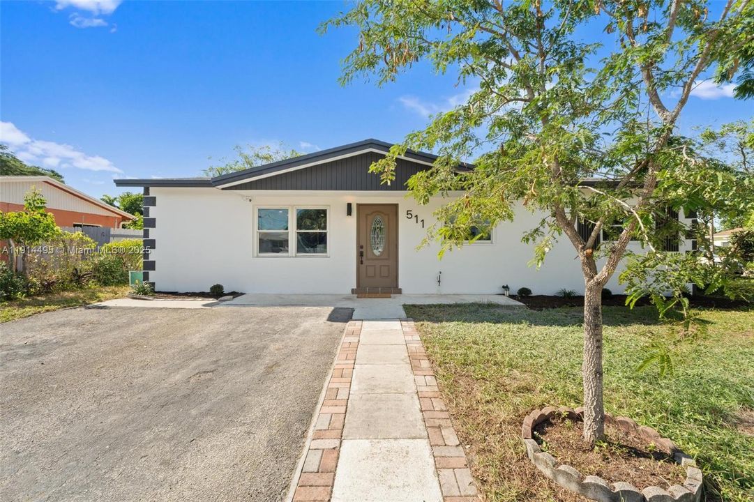 En Venta: $499,999 (4 camas, 3 baños, 1254 Pies cuadrados)