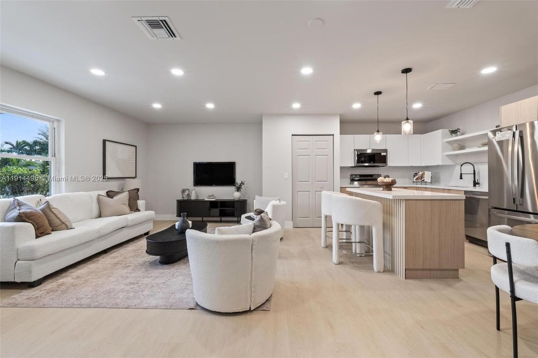 En Venta: $499,999 (4 camas, 3 baños, 1254 Pies cuadrados)