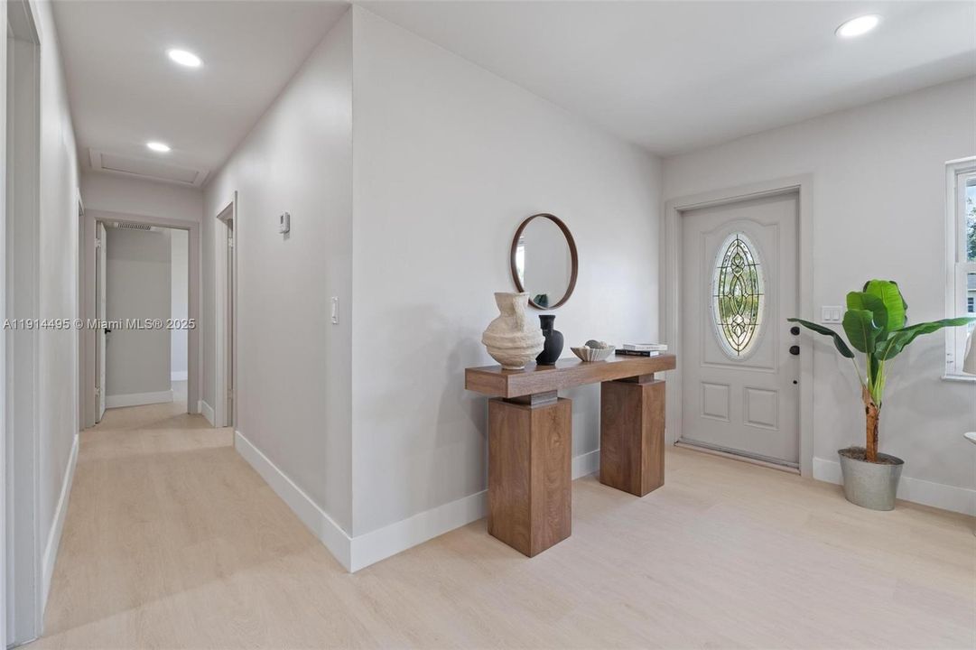 En Venta: $499,999 (4 camas, 3 baños, 1254 Pies cuadrados)