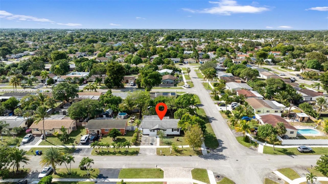 En Venta: $499,999 (4 camas, 3 baños, 1254 Pies cuadrados)