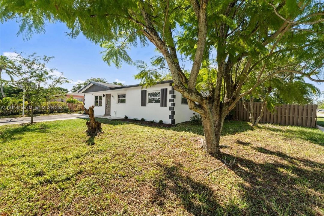 En Venta: $499,999 (4 camas, 3 baños, 1254 Pies cuadrados)