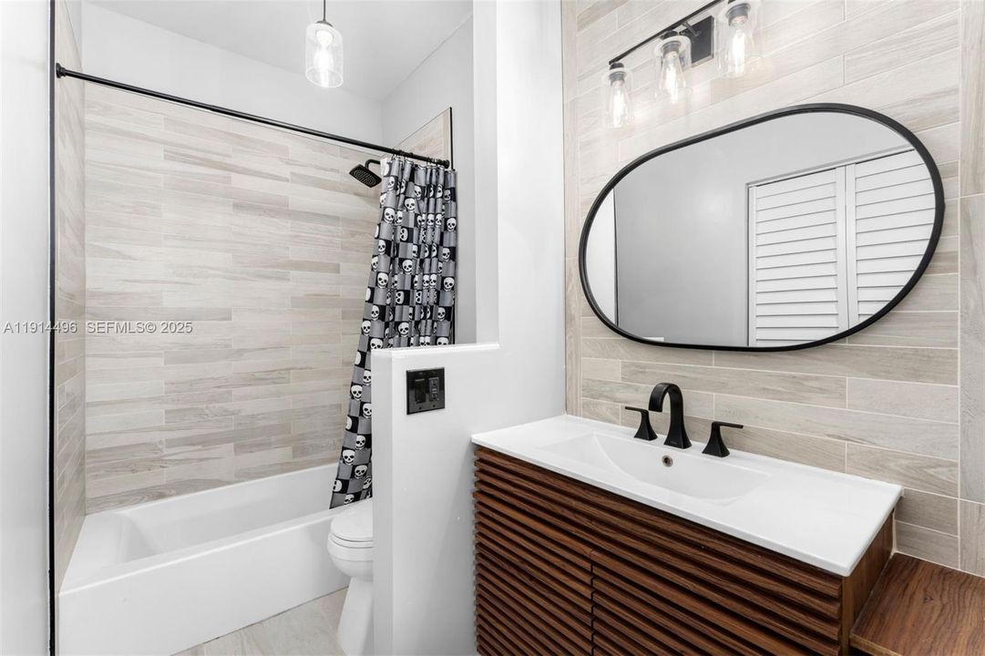 На продажу: $849,000 (3 спален, 3 ванн, 1500 Квадратных фут)