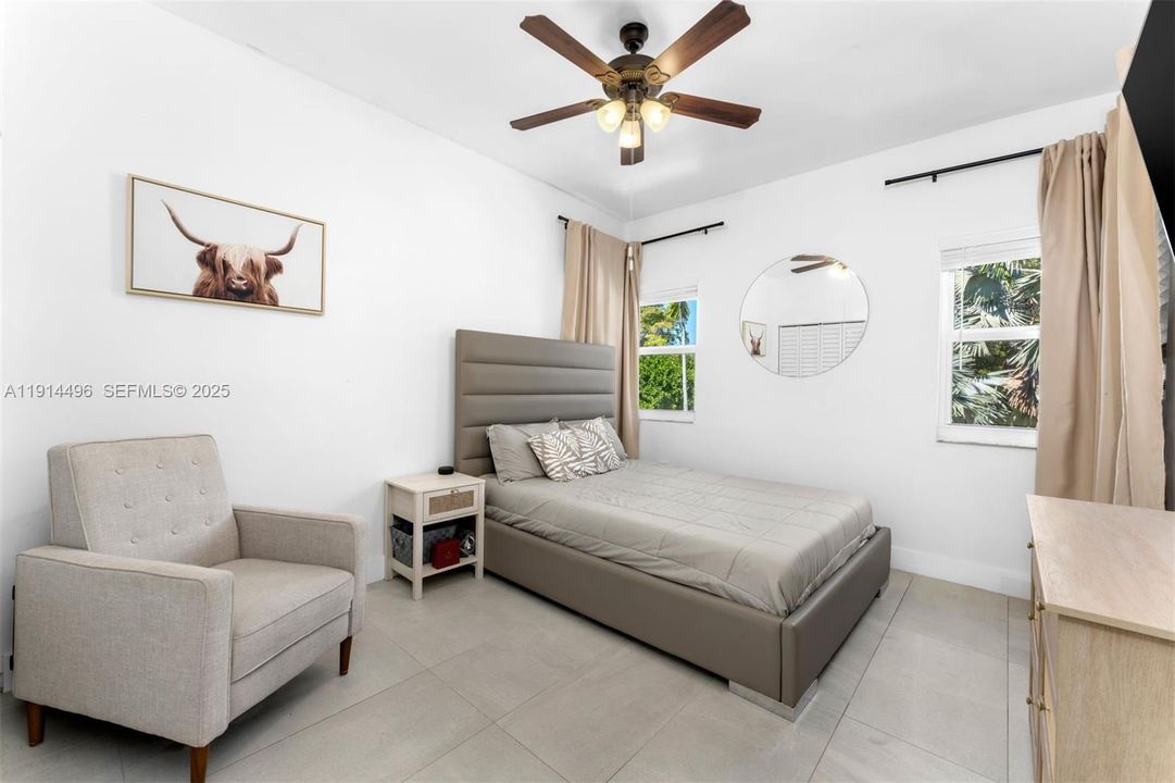 На продажу: $849,000 (3 спален, 3 ванн, 1500 Квадратных фут)