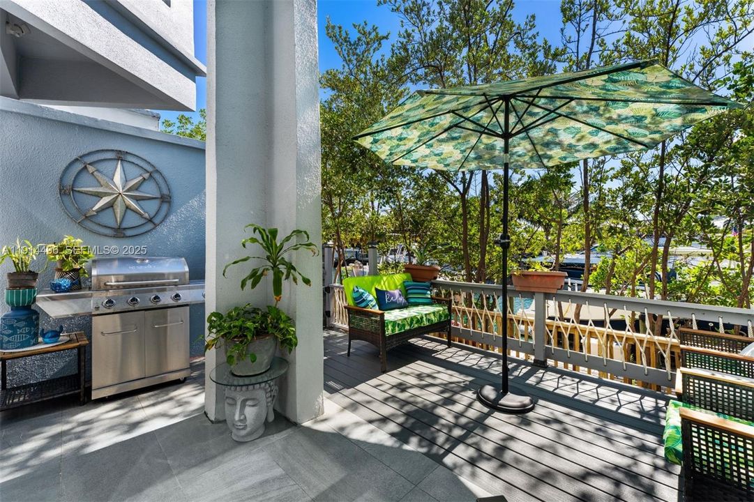 На продажу: $849,000 (3 спален, 3 ванн, 1500 Квадратных фут)