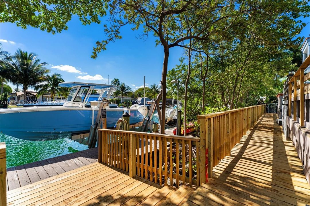 На продажу: $849,000 (3 спален, 3 ванн, 1500 Квадратных фут)