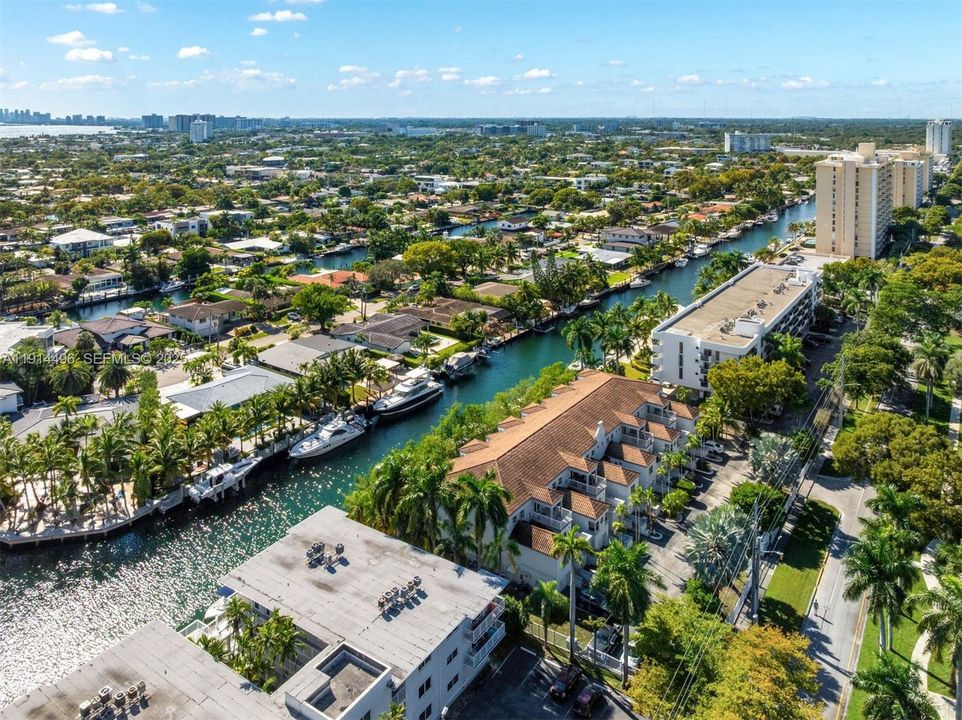 На продажу: $849,000 (3 спален, 3 ванн, 1500 Квадратных фут)