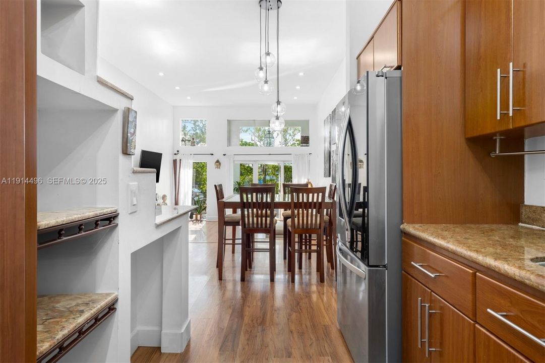 На продажу: $849,000 (3 спален, 3 ванн, 1500 Квадратных фут)