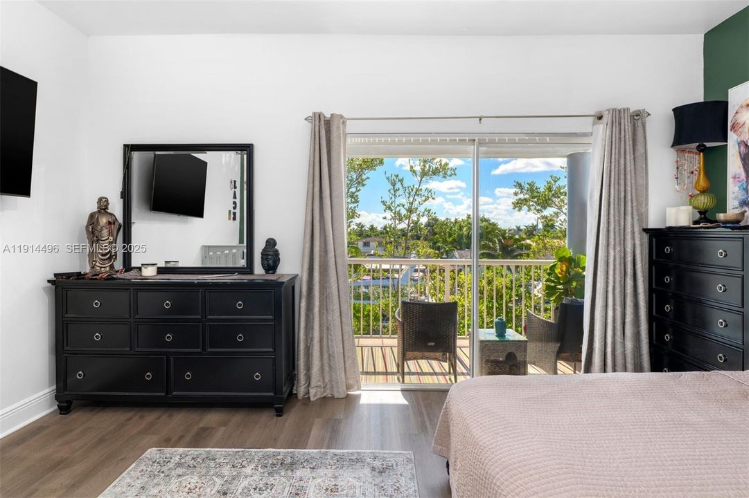 На продажу: $849,000 (3 спален, 3 ванн, 1500 Квадратных фут)